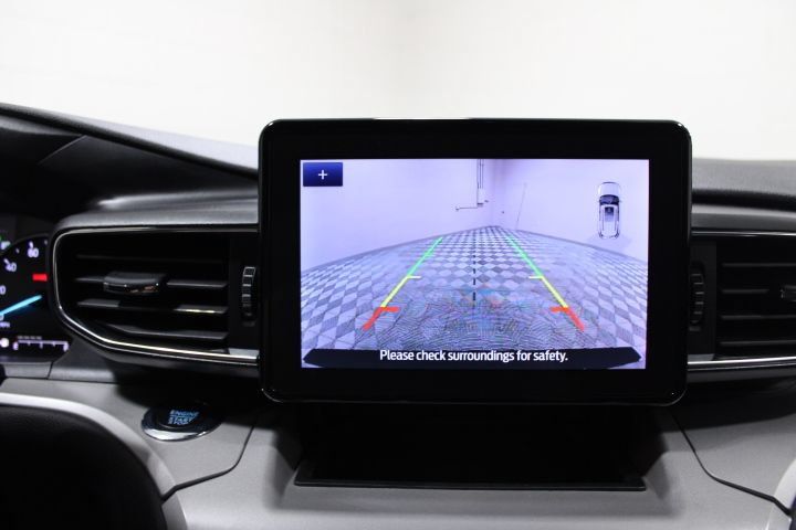 Used 2023 Ford Explorer XLT w/ Equipment Group 202A AWD/4WD image 4
