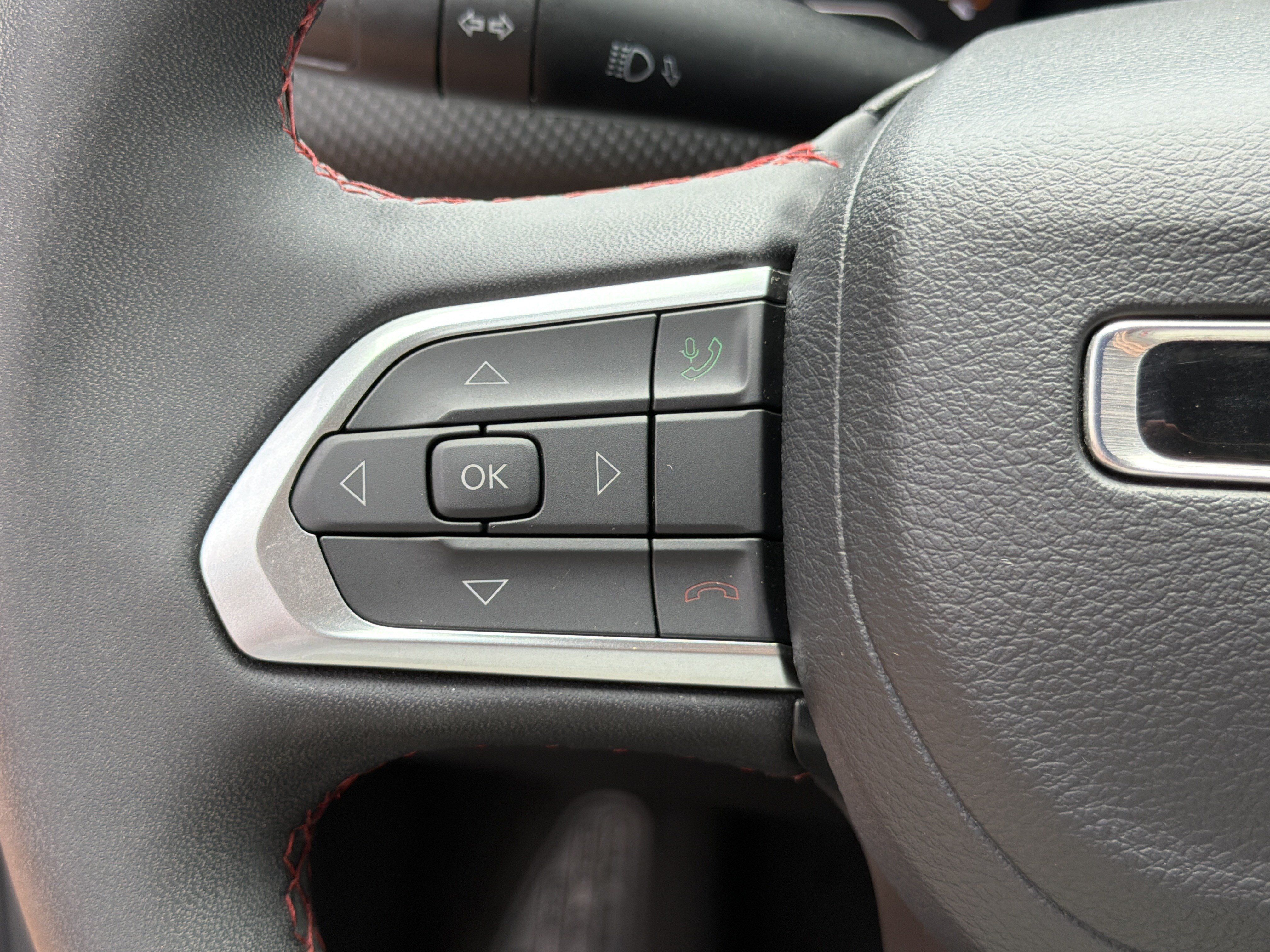 Used 2024 Jeep Compass Trailhawk AWD/4WD image 25