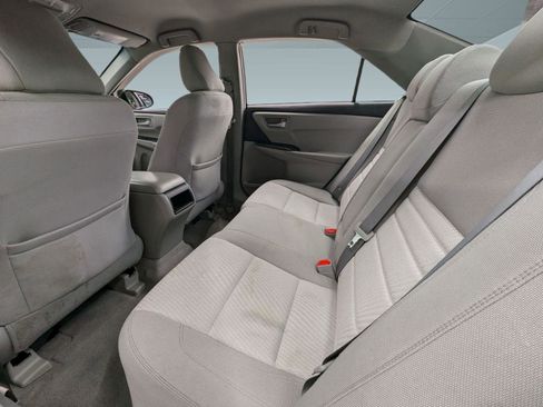 Used 2017 Toyota Camry LE image 19