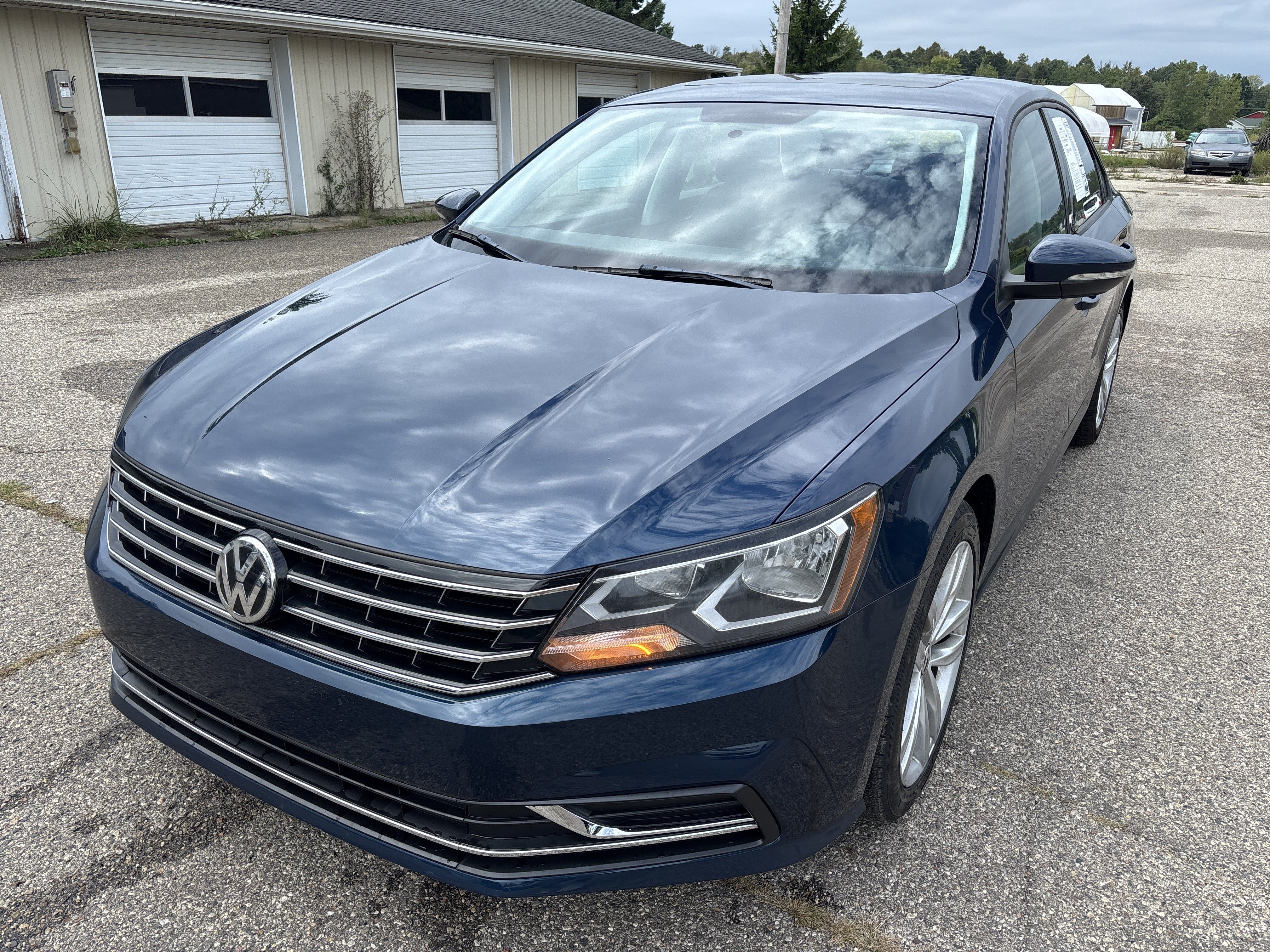 Used 2019 Volkswagen Passat 2.0T Wolfsburg w/ Wheels & Sunroof Package FWD image 11