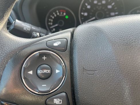 Used 2018 Honda HR-V EX image 13