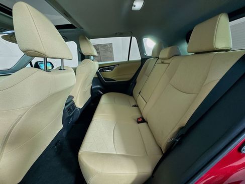 Used 2022 Toyota RAV4 XLE w/ Convenience Package image 34