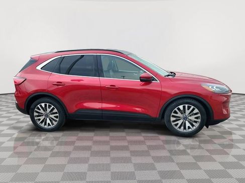 Certified 2020 Ford Escape Titanium FWD image 36