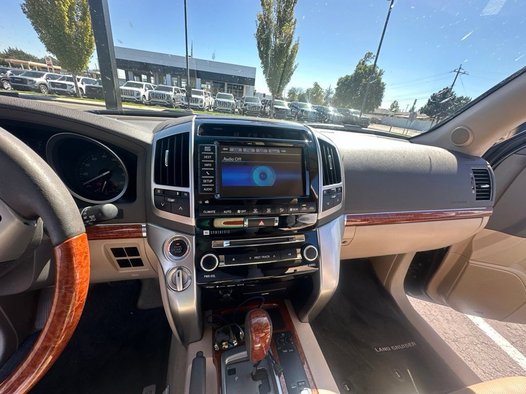 Used 2015 Toyota Land Cruiser AWD/4WD image 9
