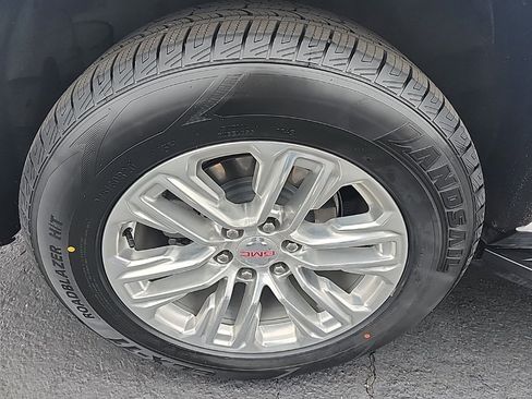 Certified 2024 GMC Yukon SLT w/ SLT Premium Package image 11