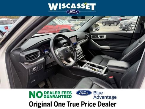 Certified 2022 Ford Explorer XLT w/ Equipment Group 202A image 4