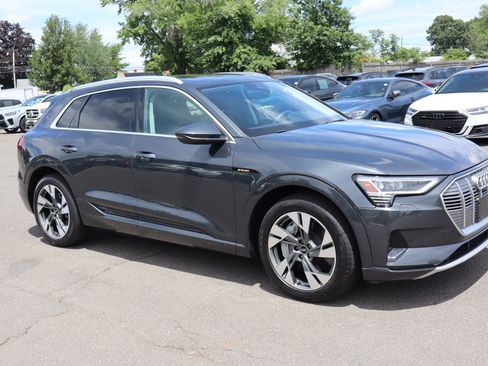 Used 2021 Audi e-tron Premium AWD/4WD image 4