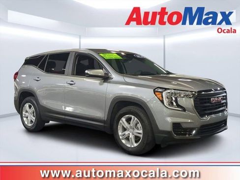 Used 2024 GMC Terrain SLE FWD image 1