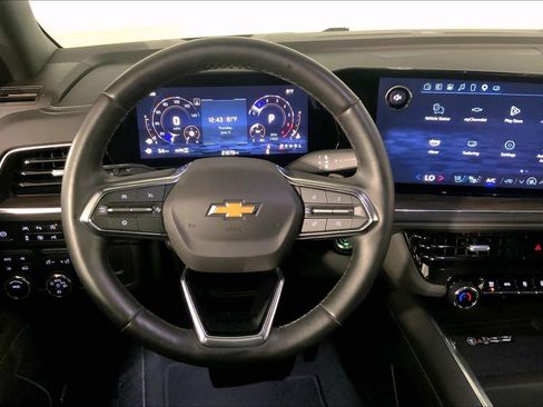 Used 2025 Chevrolet Tahoe Premier AWD/4WD image 5