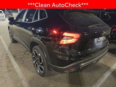 Used 2025 Chevrolet Trax RS w/ Sunroof Package image 4