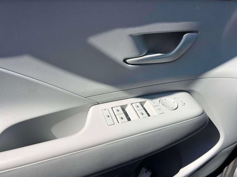 Certified 2024 Hyundai Kona SEL w/ Convenience Package FWD image 17