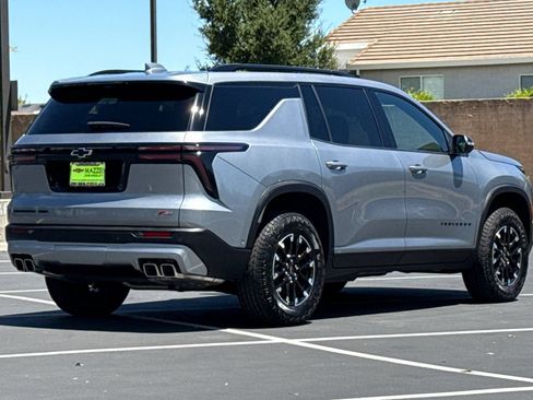 Used 2024 Chevrolet Traverse Z71 w/ Enhanced Driving Package AWD/4WD image 11