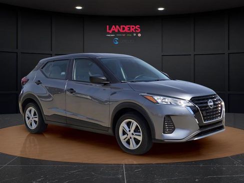 Used 2024 Nissan Kicks S image 5