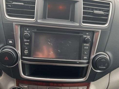 Used 2013 Toyota Highlander Limited image 4