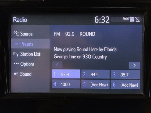 Used 2019 Toyota Camry SE FWD image 25