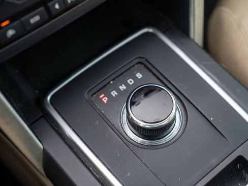 Used 2017 Land Rover Discovery Sport HSE image 19