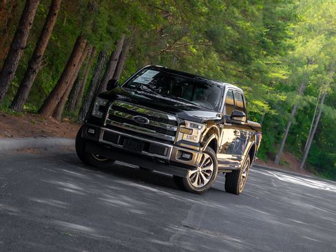 Used 2017 Ford F150 King Ranch w/ Equipment Group 601A Luxury AWD/4WD image 22