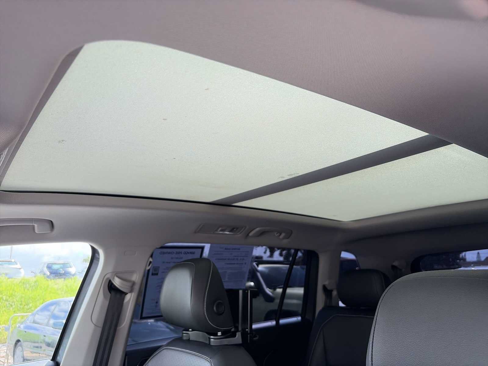 Used 2023 Volkswagen Tiguan SE w/ Panoramic Sunroof Package FWD image 16