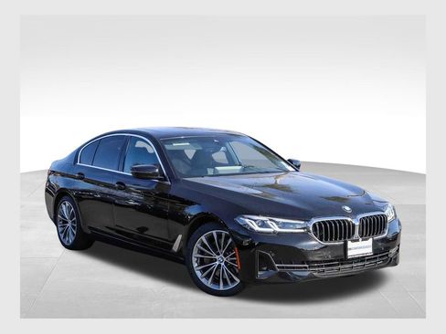 Certified 2023 BMW 530i w/ Convenience Package image 1