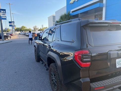 Used 2026 Toyota 4Runner SR5 image 10