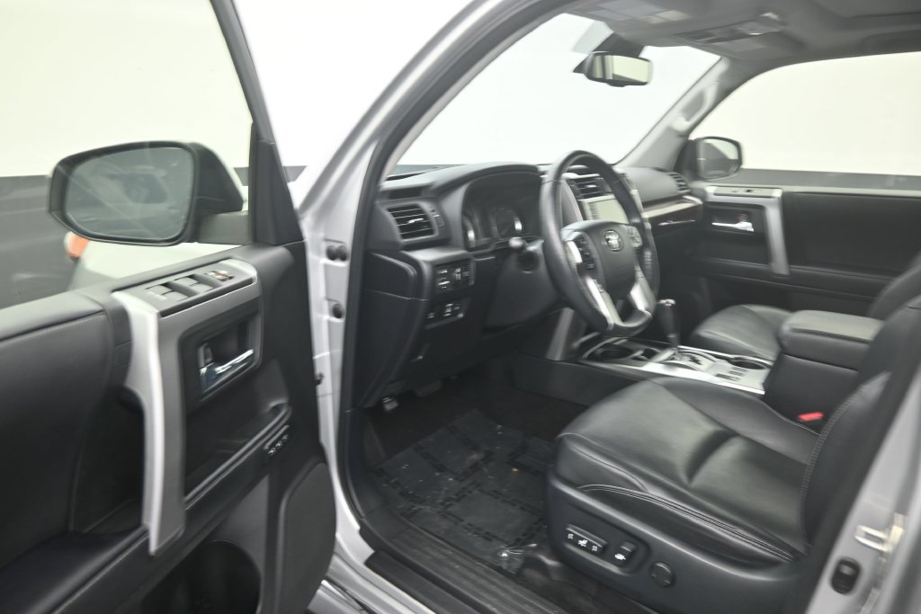 Used 2023 Toyota 4Runner Limited RWD image 10