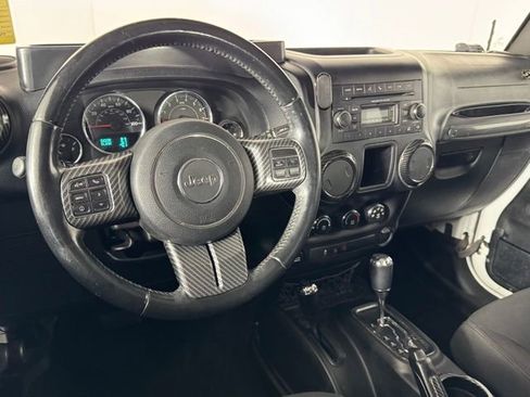 Used 2018 Jeep Wrangler Unlimited Sport AWD/4WD image 31