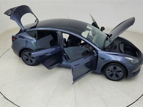 Used 2023 Tesla Model 3 Standard Range image 81