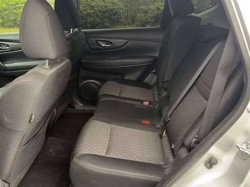 Used 2017 Nissan Rogue S image 20