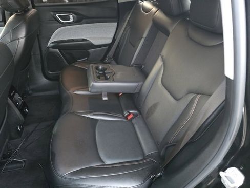 Used 2022 Jeep Compass Latitude image 31