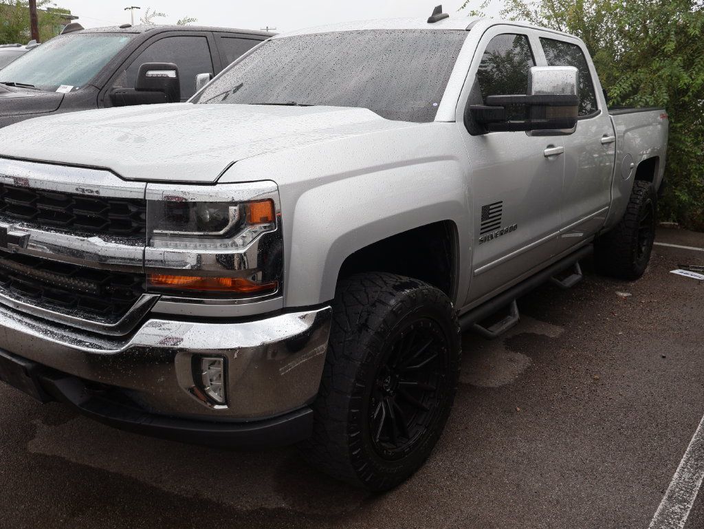 Used 2017 Chevrolet Silverado 1500 LT w/ All Star Edition AWD/4WD image 8