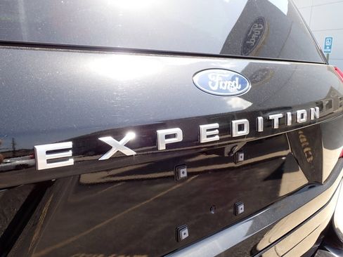 Used 2025 Ford Expedition Active AWD/4WD image 4