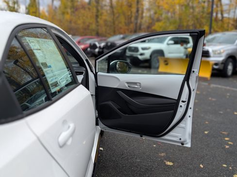 New 2026 Toyota Corolla SE image 32