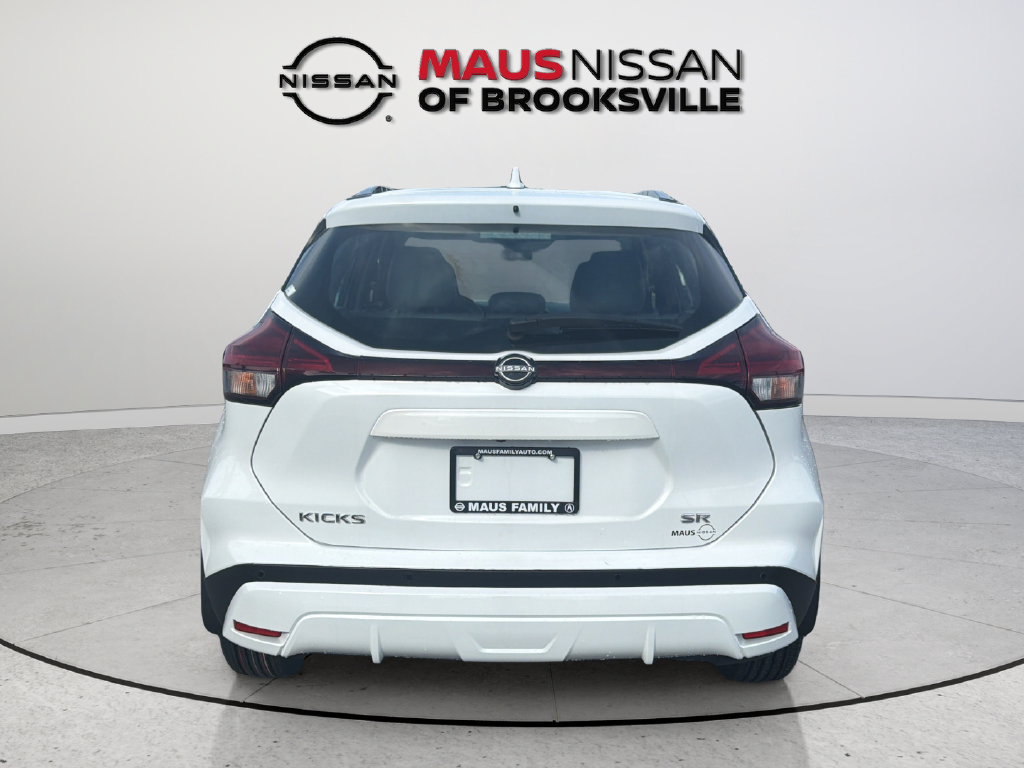 Certified 2024 Nissan Kicks SR w/ SR Premium Package FWD image 9
