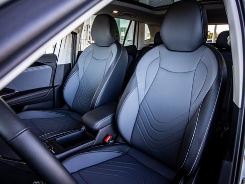 New 2026 Volkswagen Tiguan SE image 28