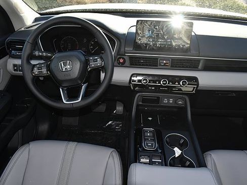 New 2025 Honda Pilot EX-L image 10
