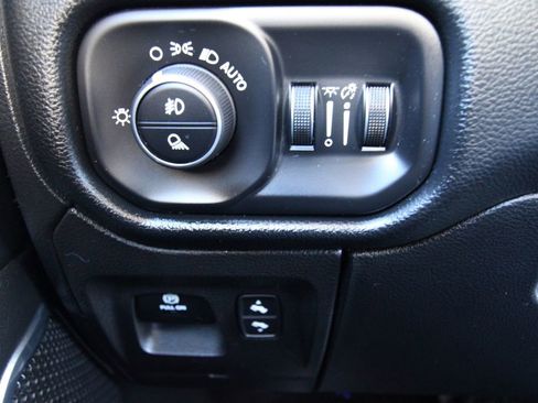 Used 2021 RAM 1500 Laramie image 15