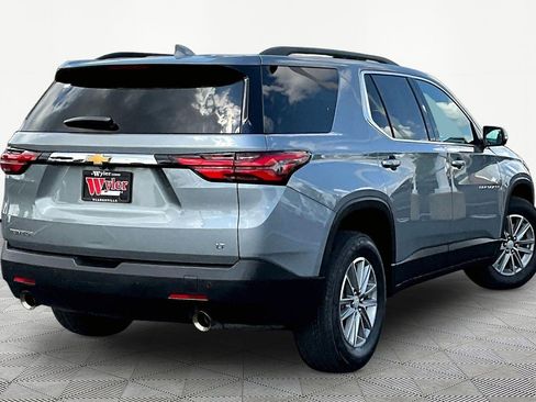 Used 2023 Chevrolet Traverse LT FWD image 6