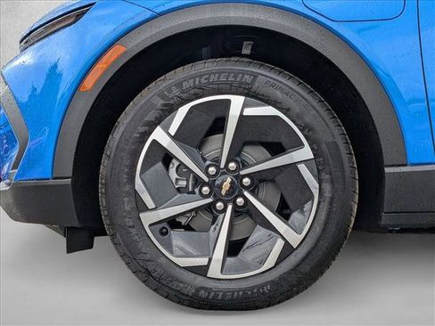 New 2026 Chevrolet Equinox EV LT image 18