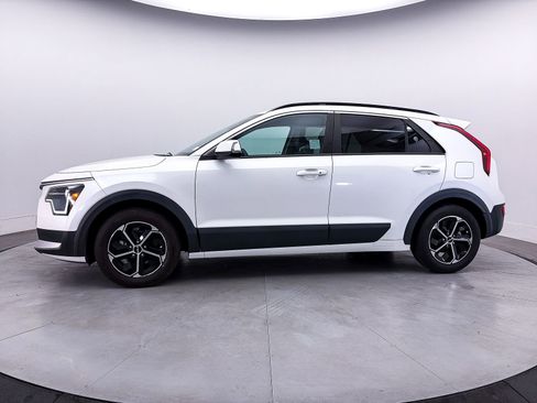 Used 2023 Kia Niro EX FWD image 40