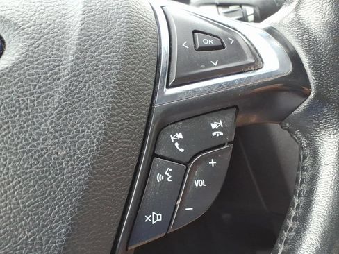 Used 2019 Ford Fusion Energi Titanium FWD image 9