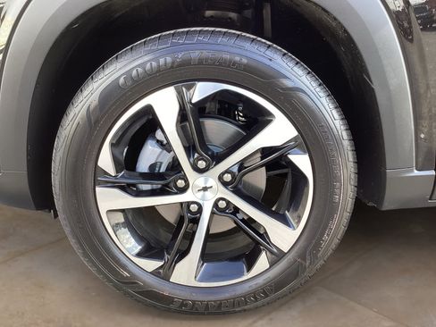 Used 2026 Chevrolet Trax RS FWD image 29