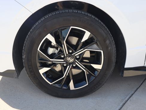 Used 2025 Hyundai Sonata SEL FWD image 26