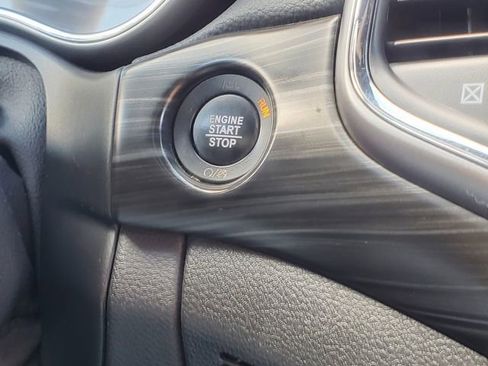 Used 2019 Jeep Grand Cherokee Laredo image 21