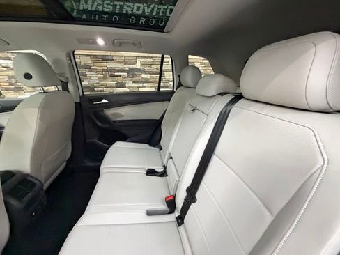 Used 2021 Volkswagen Tiguan SE w/ Panoramic Sunroof Package AWD/4WD image 32