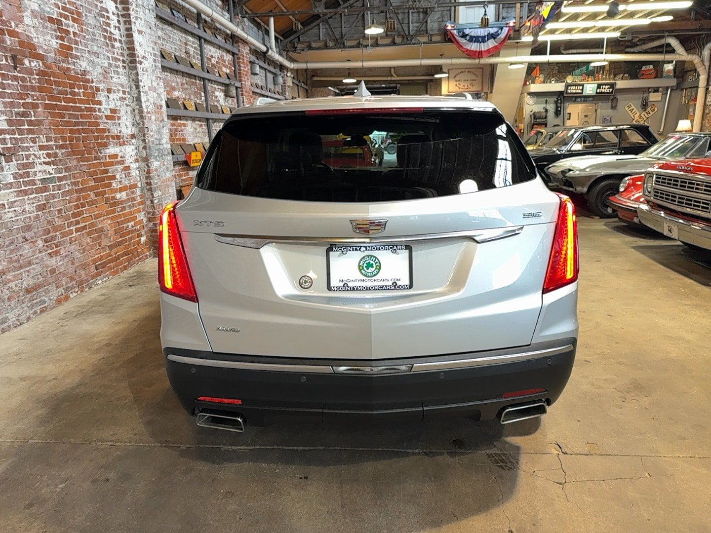 Used 2017 Cadillac XT5 Luxury w/ Driver Awareness Package AWD/4WD image 4