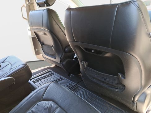 Used 2018 Chrysler Pacifica Limited FWD image 11