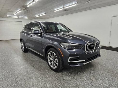 Used 2022 BMW X5 xDrive40i AWD/4WD image 3