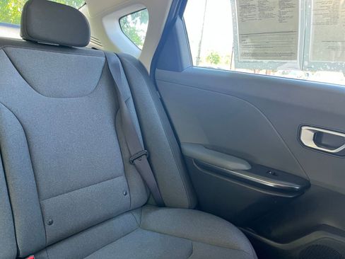 Used 2025 Kia K4 FWD image 36