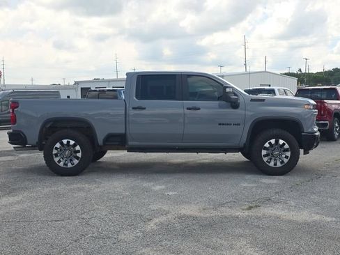 Used 2024 Chevrolet Silverado 2500 Custom w/ Custom Value Package AWD/4WD image 6
