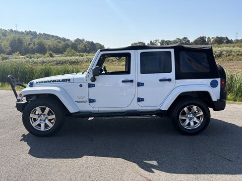 Used 2015 Jeep Wrangler Unlimited Sahara w/ Connectivity Group image 2